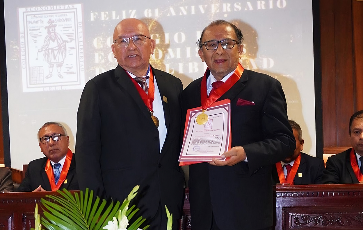 Noticia reconocimiento a presidente del Directorio de Caja Trujillo